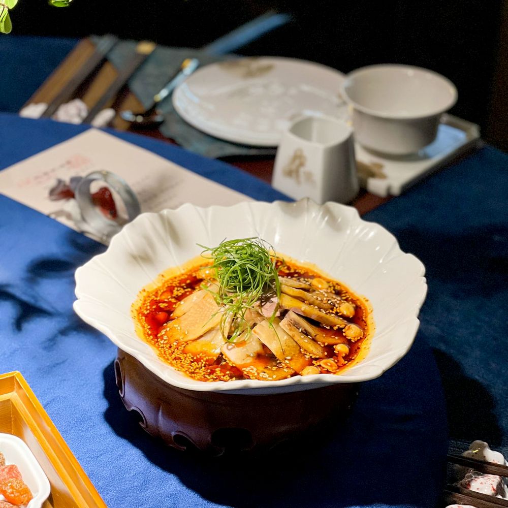 Fang Xiang Jing signature dishes Traditional Sichuan Banquet Dishes
Slow-Simmered Broths
Seasonal Vegetable Plates